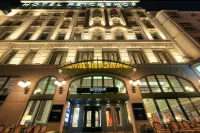 Reichshof Hotel Hamburg Hotels near Kl!ck Kindermuseum Hamburg