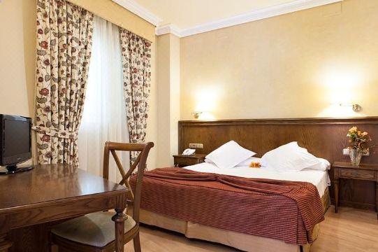 세비야 호텔 중정 이미지