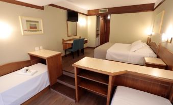 Tri Hotel