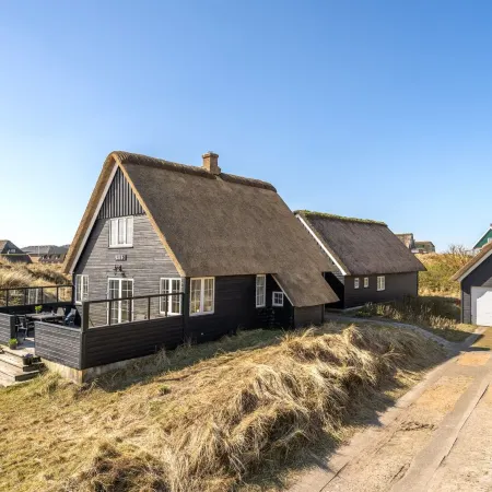 "Sten" - 100m from the Sea
