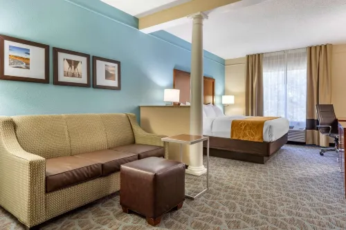 Comfort Suites Southport - Oak Island Hotels in Brunswick County