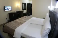 Forever Hotel & Suites