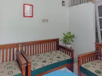 RedDoorz Syariah Near Rsud Karawang 2 Hotels in Sukaharja