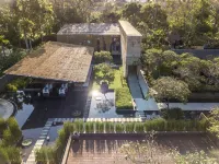 Fani's Komi Apartments Các khách sạn gần Mavra Volia