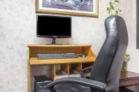 Days Inn by Wyndham Royston Hotels in Hartwell