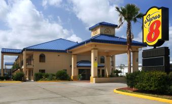 Super 8 by Wyndham Sealy