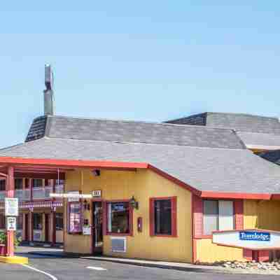 Travelodge by Wyndham Turlock Hotel Exterior