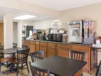 Super 8 by Wyndham Luverne I90 Hotels in Rock County