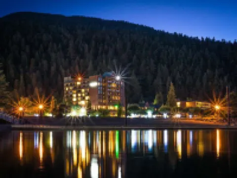 Harrison Hot Springs Resort & Spa Hotels near BC Sportfishing Group