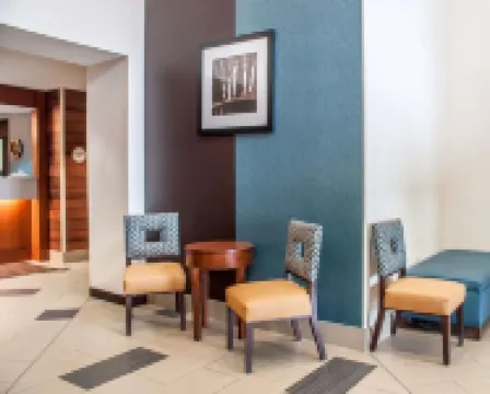 Comfort Inn & Suites Hamburg - Buffalo South