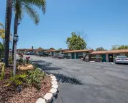 Rodeway Inn Fallbrook Downtown - Parkplatz