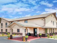 Super 8 by Wyndham Warrensburg Hotels in Warrensburg