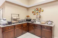 Ramada by Wyndham Fresno Northwest - 조식 운영