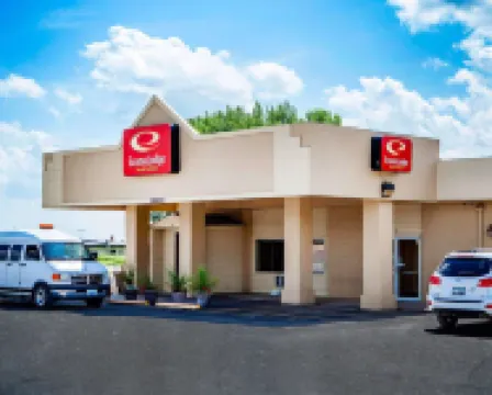 에코노 로지 인 & 스위트 뉴턴