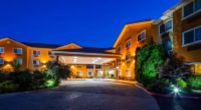 Best Western Plus Caldwell Inn  Suites