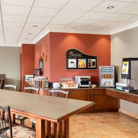 Days Inn by Wyndham Montmagny