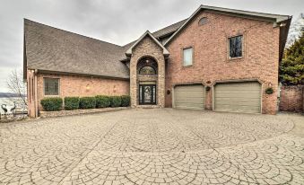 Spacious Lakefront Kentucky Home Rental!