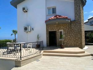 Lovely House with Private Pool in Kyrenia