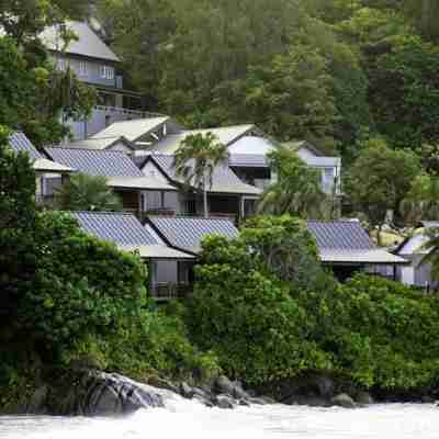 CaranaBeach Hotel Exterior