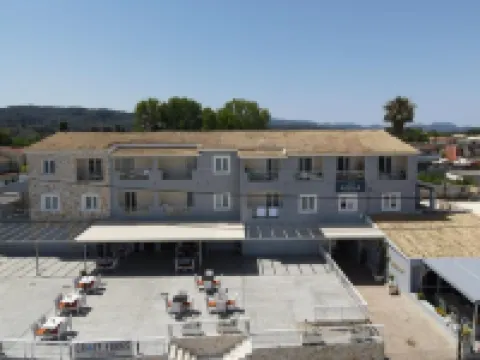 Aqua Luxury Suites by Estia