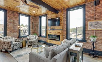 Luxurious Downtown Murphy Vacation Rental Loft!