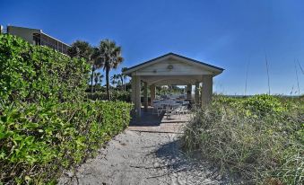 Sunny Gulf Coast Villa Direct Beach and Pool Access