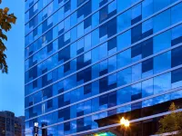 Aloft Chicago Downtown River North Hotels near Wrigley Building