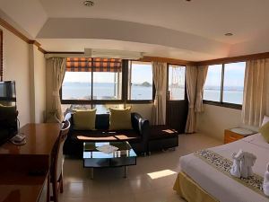 Seaview Sriracha Hotel