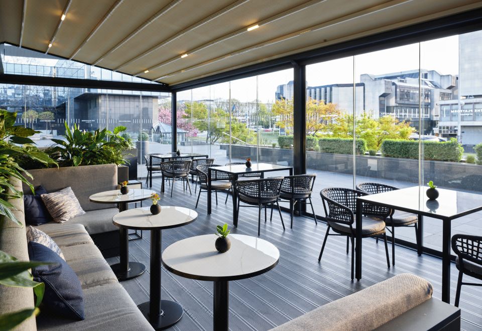 1. 호텔 인터내셔널..