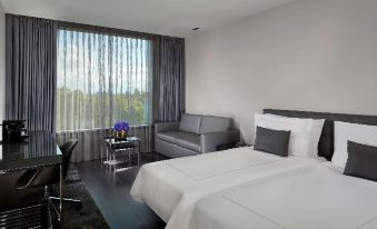 Park Plaza London, Park Royal
