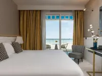 Savoia Hotel Rimini Hotels near Piazza Cavour