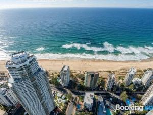 Top Gold Coast Theme Parks - Zenith  Beachfront accommodation in the heart  of Surfers Paradise!