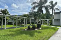 Ramada by Wyndham Cocoa Hotels in Cocoa West
