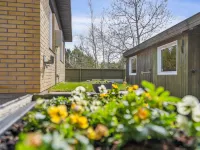 "Marjon" - 450m from the Sea Hotels in Saeby