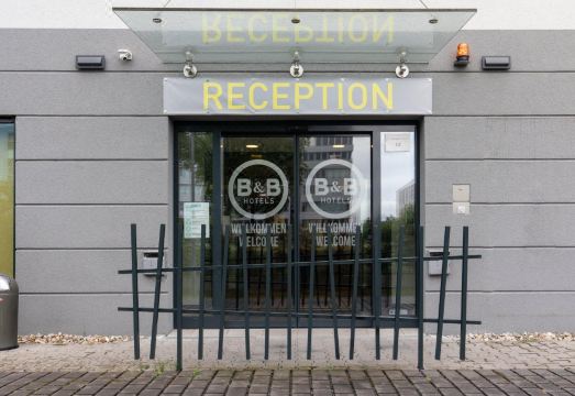 공항 근처 호텔 전경