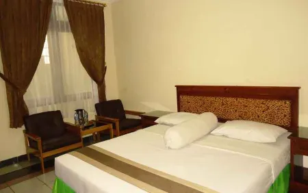 Hotel Permata Mulia Отели рядом с достопримечательностью «PD.PJM(Putra Jaya Mandiri)»