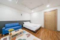 Navis Hotel Các khách sạn gần Aewol Coast Road