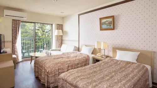 Izu-Kogen Wan Wan Paradise Condominium