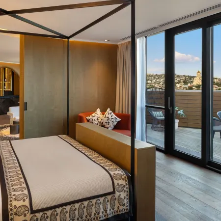 Paragraph Freedom Square, a Luxury Collection Hotel, Tbilisi