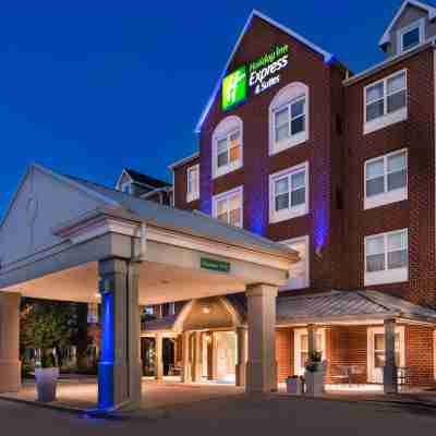 Holiday Inn Express & Suites ST. Louis West-O'Fallon Hotel Exterior