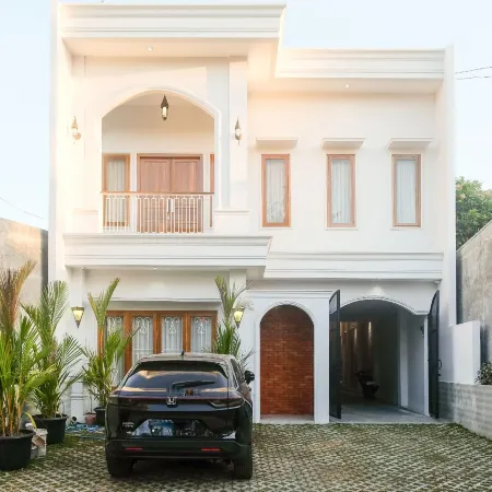 Urbanview Syariah Loji Arum Stasiun Klaten by RedDoorz