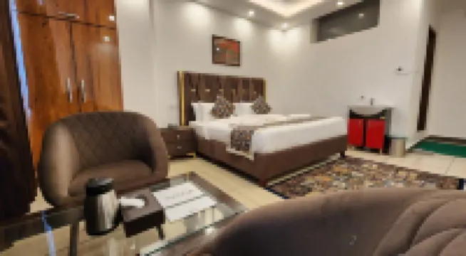 Azizia Inn
