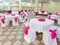 Columbus Grand Hotel & Banquet Center - Jacuzzi