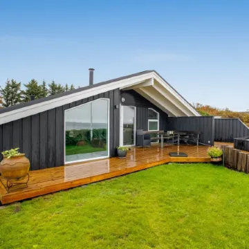 "Holmwith" - 50m from the Sea