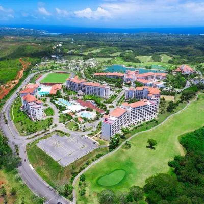 LeoPalace Resort Guam Отели рядом с достопримечательностью «Парк Йпао Бич»