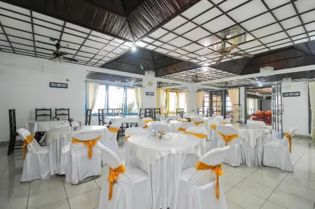 Hotel Martani Отели в г. Танджунгпандан