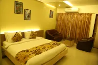 Cotton County Club and Resort Hotel di Hubli