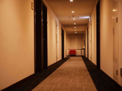 廊下 ホテルユクエスタ旭橋の写真