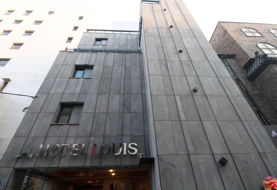 부산 범일동 호텔 루이스 객실