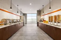 La Quinta Inn & Suites by Wyndham Mount Laurel / Moorestown - breakfast